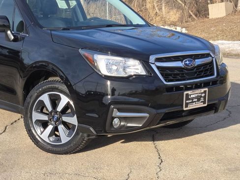 Used 2017 Subaru Forester 2.5i Limited image 2