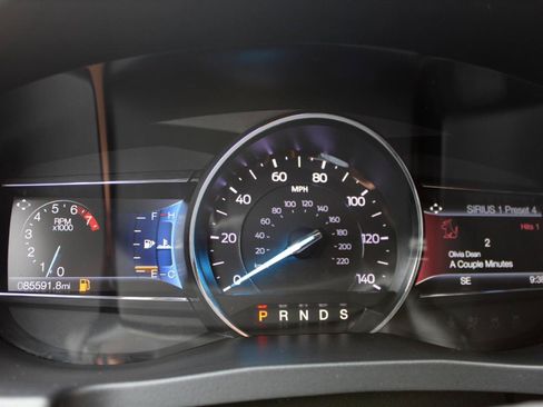 Used 2018 Ford Explorer XLT w/ Equipment Group 201A AWD/4WD image 22
