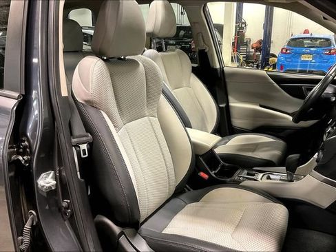 Used 2023 Subaru Forester Premium AWD/4WD image 7