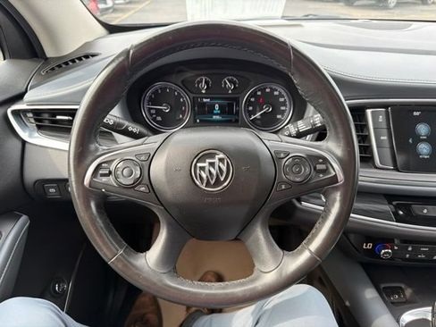 Used 2019 Buick Enclave Essence AWD/4WD image 28