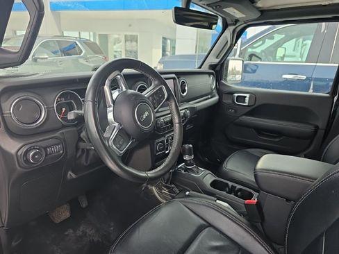 Used 2022 Jeep Wrangler Unlimited Sahara w/ Dual Top Group image 9