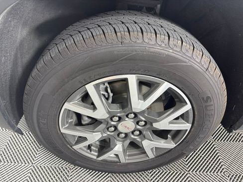 Used 2023 GMC Acadia SLE FWD image 46