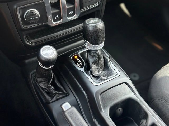 Used 2021 Jeep Wrangler Sport AWD/4WD image 12