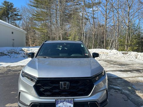 Used 2025 Honda CR-V Sport image 2