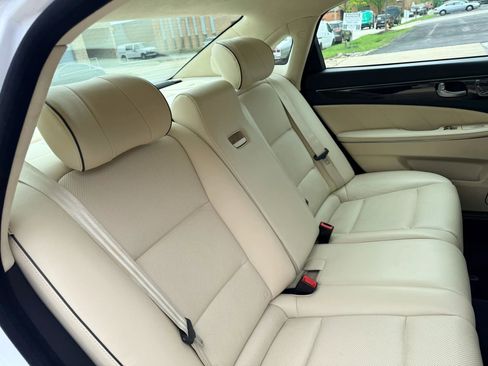Used 2014 Hyundai Equus Signature RWD image 21
