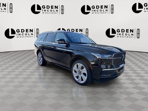 Certified 2025 Lincoln Navigator Reserve AWD/4WD image 2