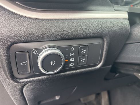 Used 2021 Ford Explorer XLT w/ Equipment Group 202A image 16