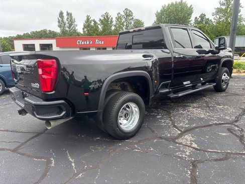 Used 2023 Chevrolet Silverado 3500 High Country w/ Technology Package AWD/4WD image 4
