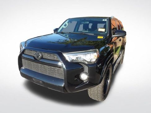 Used 2016 Toyota 4Runner SR5 RWD image 7