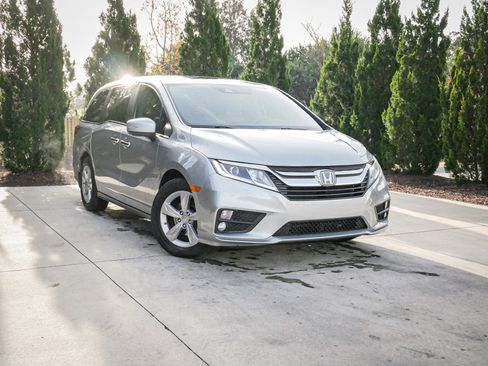 Used 2020 Honda Odyssey EX-L image 2