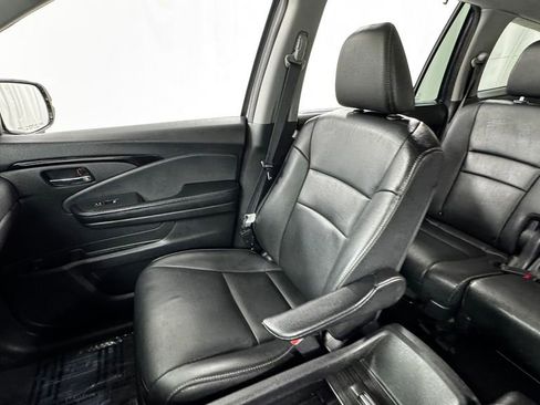 Used 2017 Honda Pilot Touring image 13