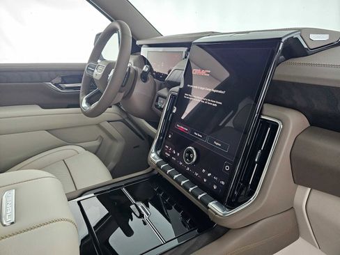 New 2026 GMC Yukon XL Denali w/ Sun & Power Step Package image 11