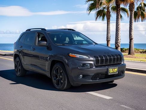 Used 2016 Jeep Cherokee High Altitude w/ Luxury Group FWD image 4