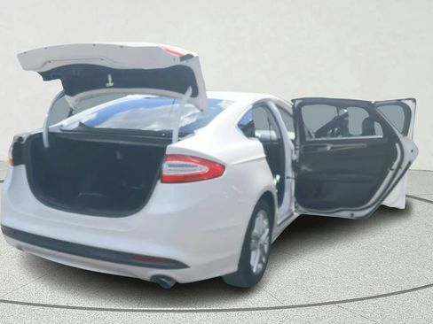 Used 2014 Ford Fusion SE w/ Equipment Group 202A FWD image 13