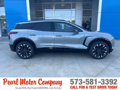 New 2024 Chevrolet Blazer EV RS image 3