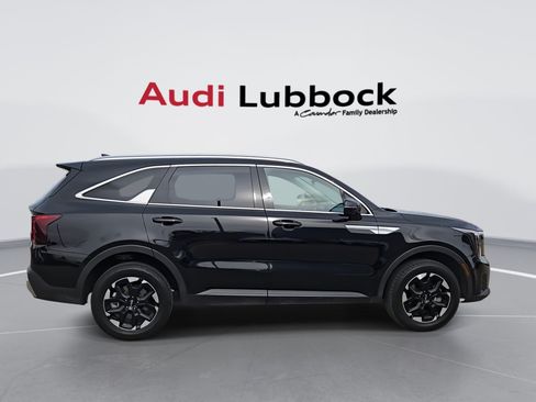Used 2024 Kia Sorento S AWD/4WD image 9