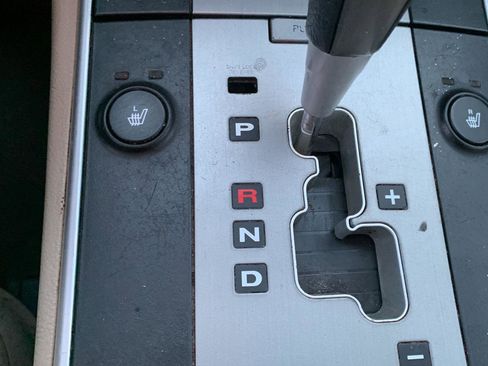 Used 2010 Hyundai Veracruz Limited image 11