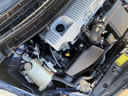 Used 2011 Toyota Prius Five image 30