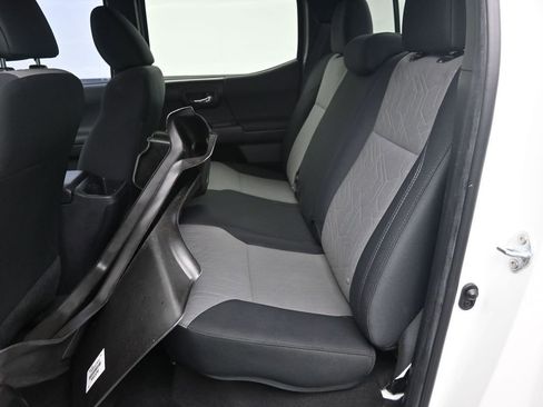 Used 2022 Toyota Tacoma TRD Sport w/ Technology Package RWD image 14