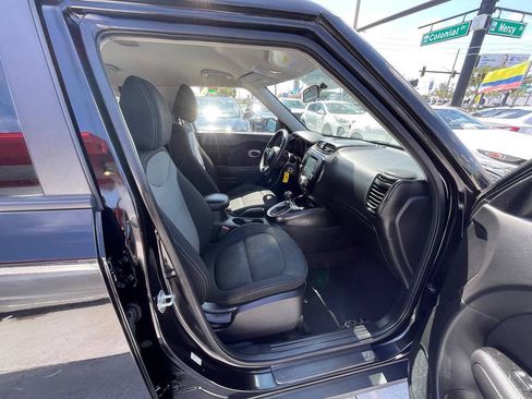 Used 2018 Kia Soul + FWD image 15