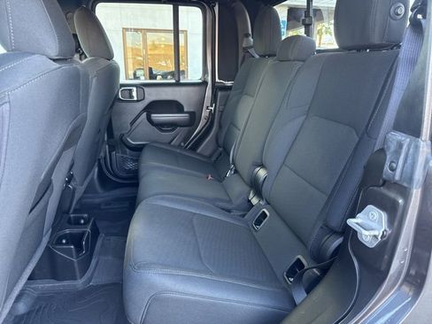 Certified 2022 Jeep Gladiator Sport image 27