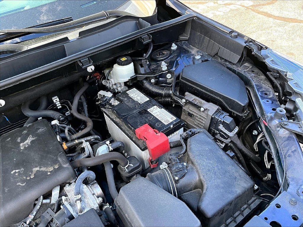 Used 2022 Toyota RAV4 XLE Premium AWD/4WD image 31