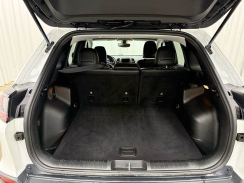 Used 2019 Jeep Cherokee Trailhawk w/ Cold Weather Group image 22