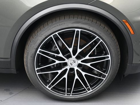 Certified 2024 Porsche Macan 4 Electric image 12