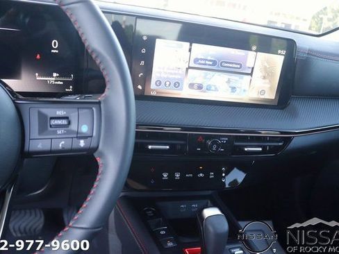 New 2025 Nissan Kicks SR image 18