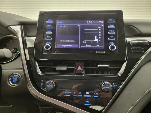 Used 2024 Toyota Camry SE image 28