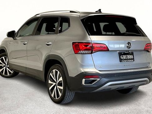 Used 2024 Volkswagen Taos SE image 15