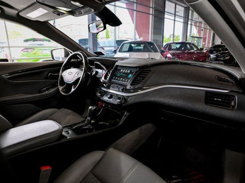 Used 2019 Chevrolet Impala LT FWD image 27