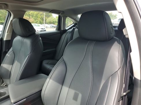 Certified 2025 Acura TLX w/ Technology Package image 16