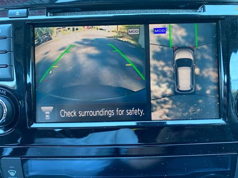 Used 2019 Nissan Rogue SV w/ Premium Package image 14