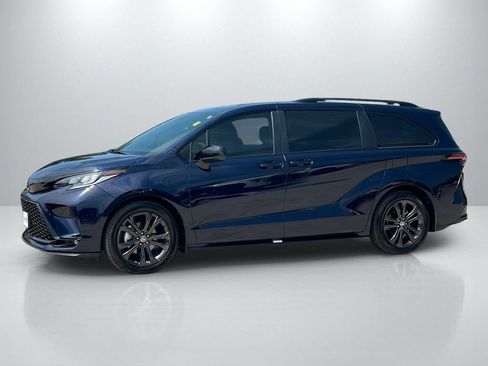 Certified 2026 Toyota Sienna XSE FWD image 8