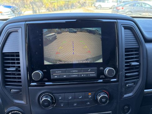 Used 2022 Nissan Titan SV image 20