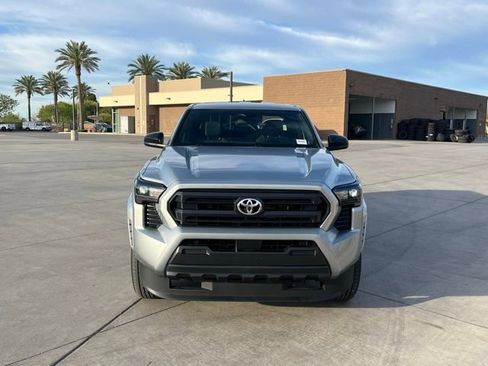 Used 2025 Toyota Tacoma SR image 5