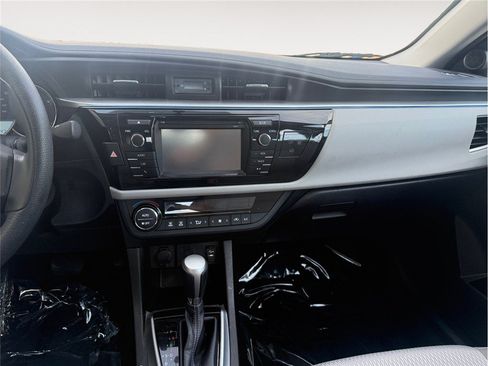 Used 2016 Toyota Corolla LE FWD image 11