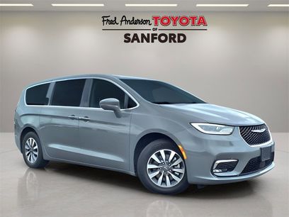 Used 2022 Chrysler Pacifica Touring-L