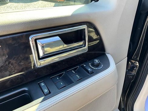Used 2015 Lincoln Navigator L 4WD image 12