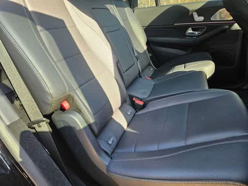 Certified 2025 Mercedes-Benz GLS 450 4MATIC image 21