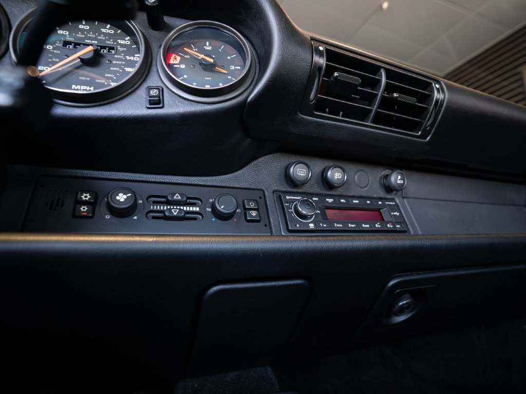 Used 1998 Porsche 911 Carrera S RWD image 18