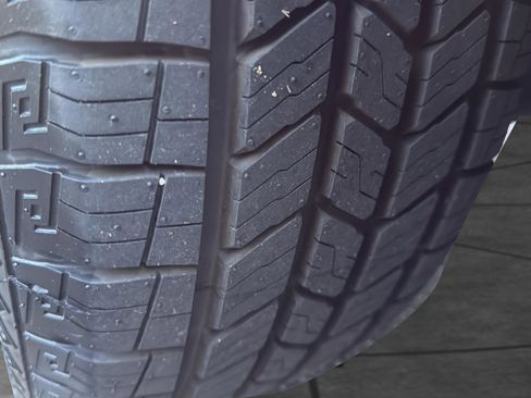 Used 2019 Toyota Highlander LE image 41