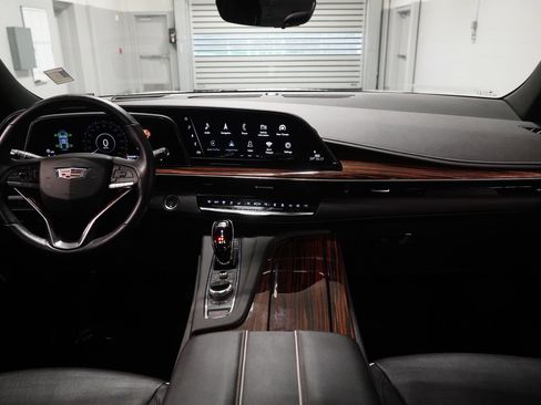 Used 2021 Cadillac Escalade ESV Premium Luxury w/ Driver Assist Tech Package image 16