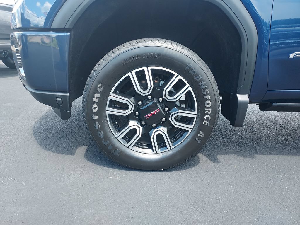 Used 2022 GMC Sierra 2500 AT4 w/ AT4 Premium Plus Package AWD/4WD image 10