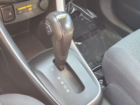 Used 2019 Chevrolet Trax LS AWD/4WD image 18