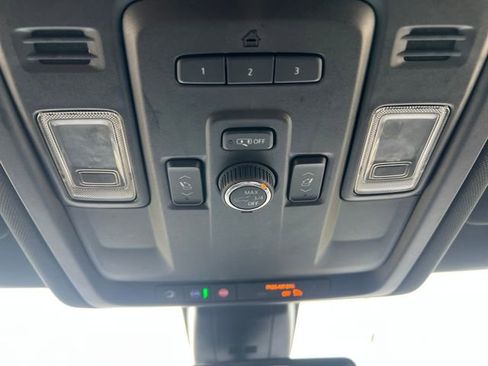 Certified 2022 Chevrolet Suburban Premier image 36