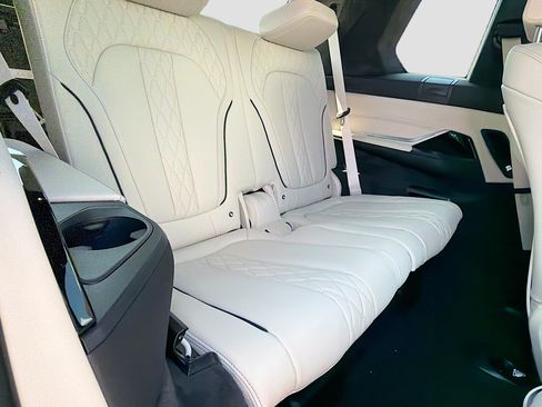 New 2027 BMW X7 xDrive40i w/ Executive Package AWD/4WD image 21