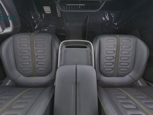 Used 2024 Rivian R1T Adventure Dual AWD/4WD image 27