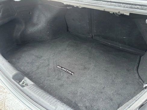 Used 2015 Hyundai Elantra SE w/ Option Group 03 image 6